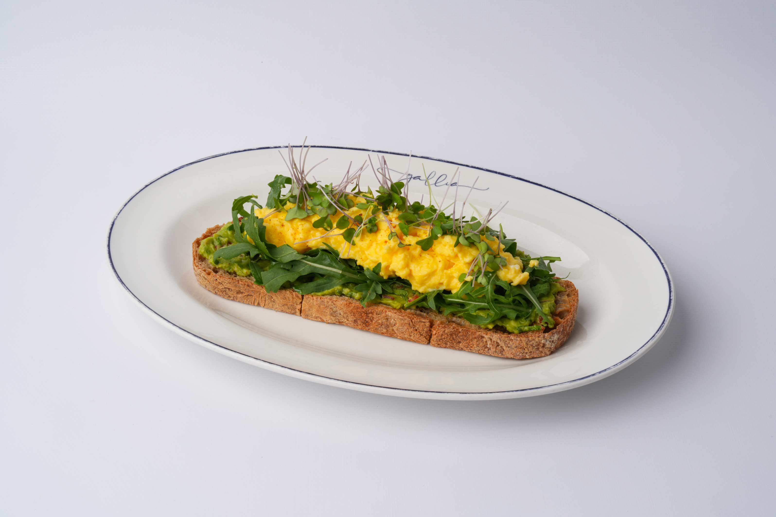 Avocado-&amp;-Scramble-toast